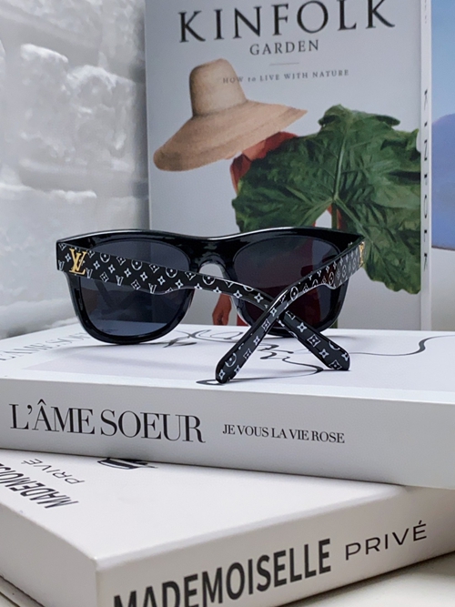 ルイヴィトンサングラス側面デザイン